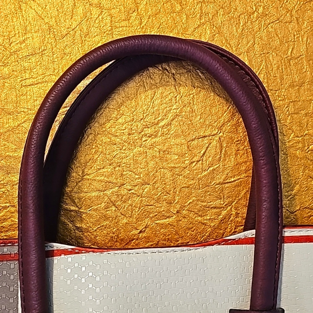 Handbag - Picture 7 of 16